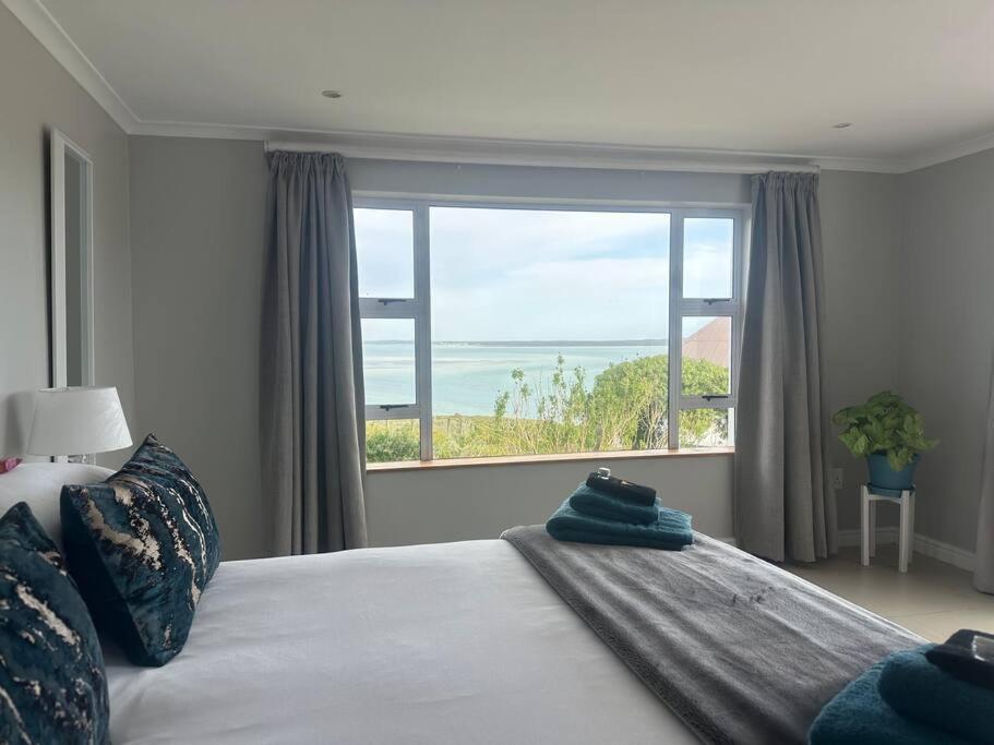 Apartment Lagoon Views At Langebaan